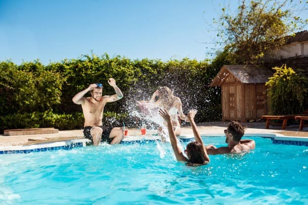 Why You Should Get A Swimming Pool Heat Pump