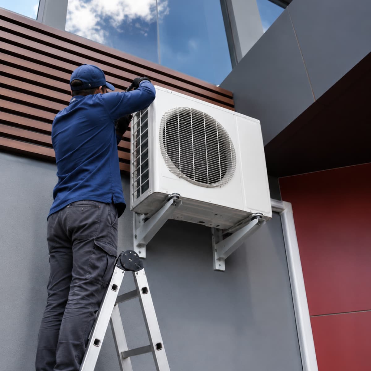 Professional Installation of Wall Split Air Conditioning Unit up to 24000BTU (Copper Piping Kit)